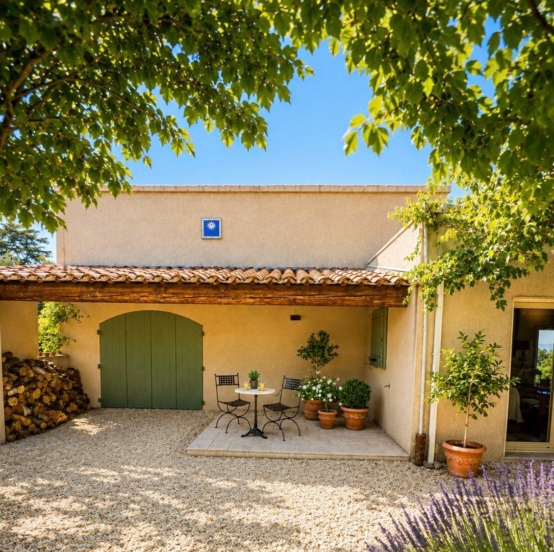 Cour de la Villa Bonnieux, Provence